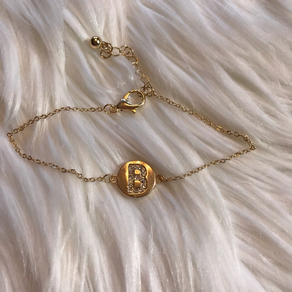 🌼 NWT “B” Initial Bracelet